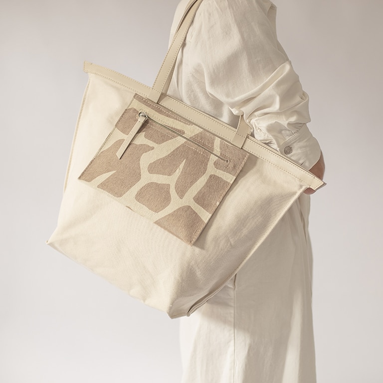vászon táska bézs + zsiráf mintás zsebtáska (2)