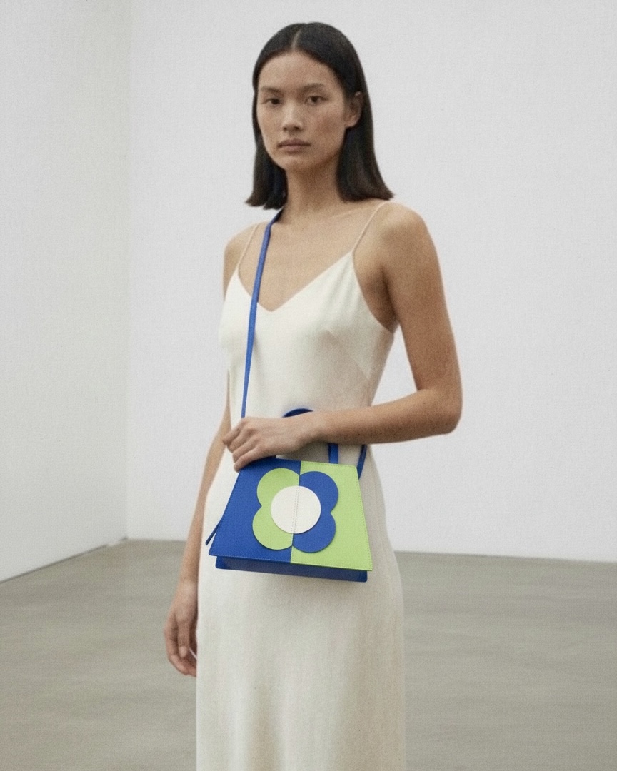 The Floral Emblem - electric tide - designer táska - Image 2